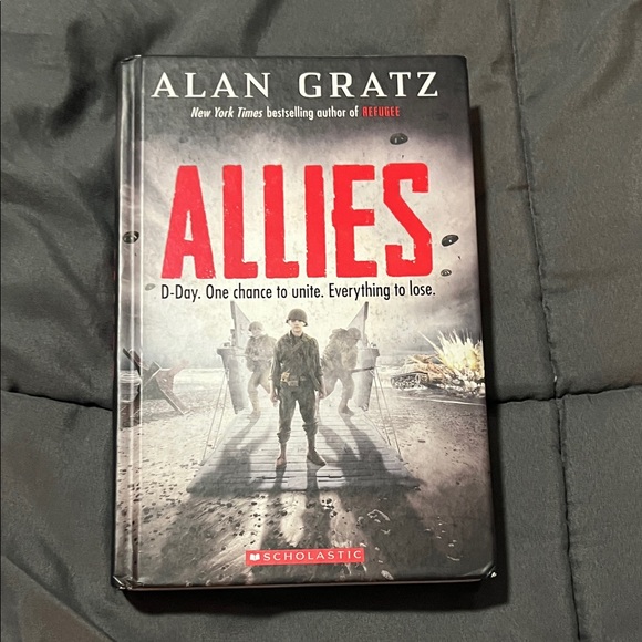 Scholastic Other - Scholastic 'Allies' by Alan Gratz - Red and Black Cover